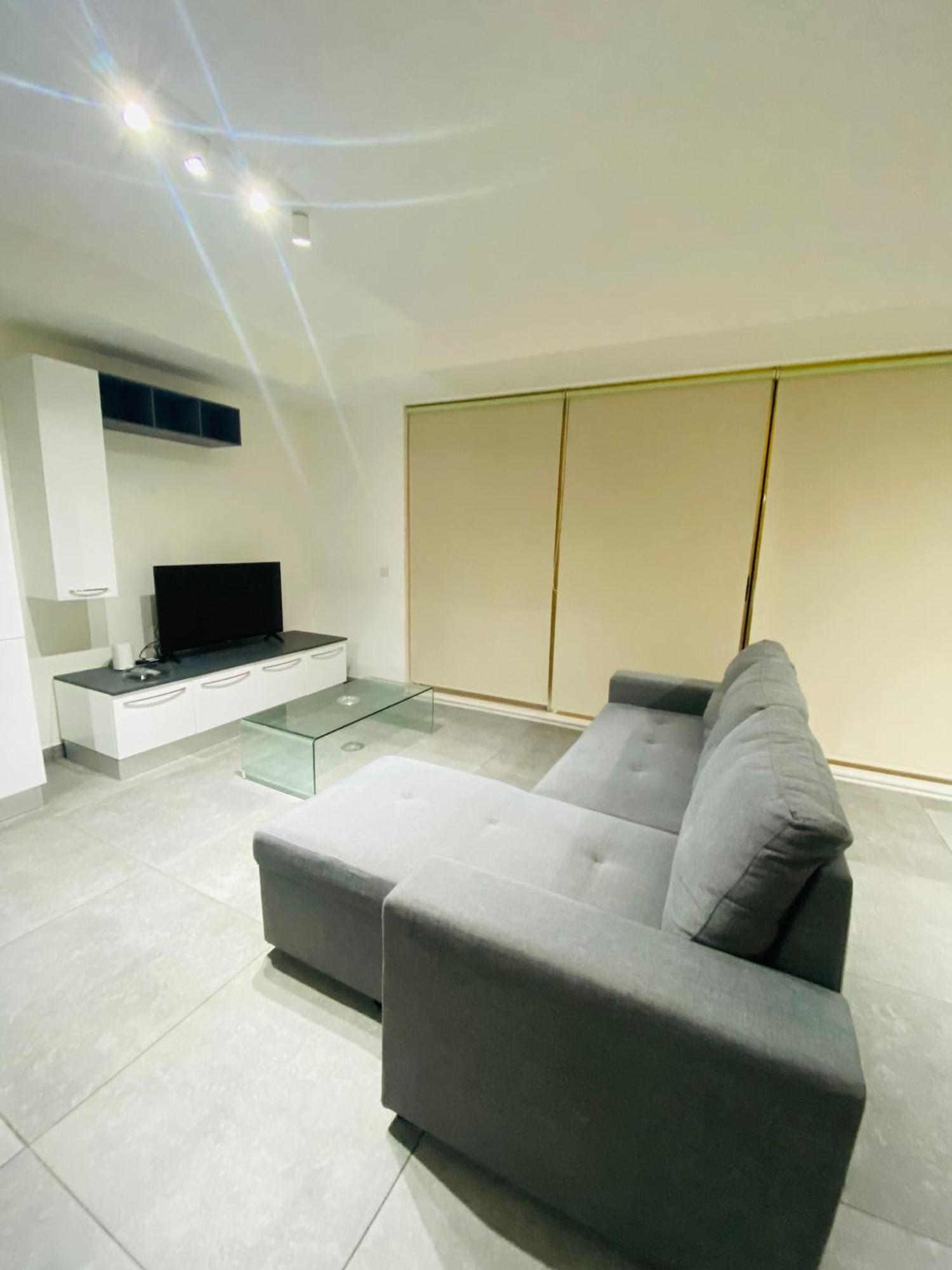 Sliema Seaview & Seafront- Apt 9, 49 Tigne Point Mansions Esterno foto
