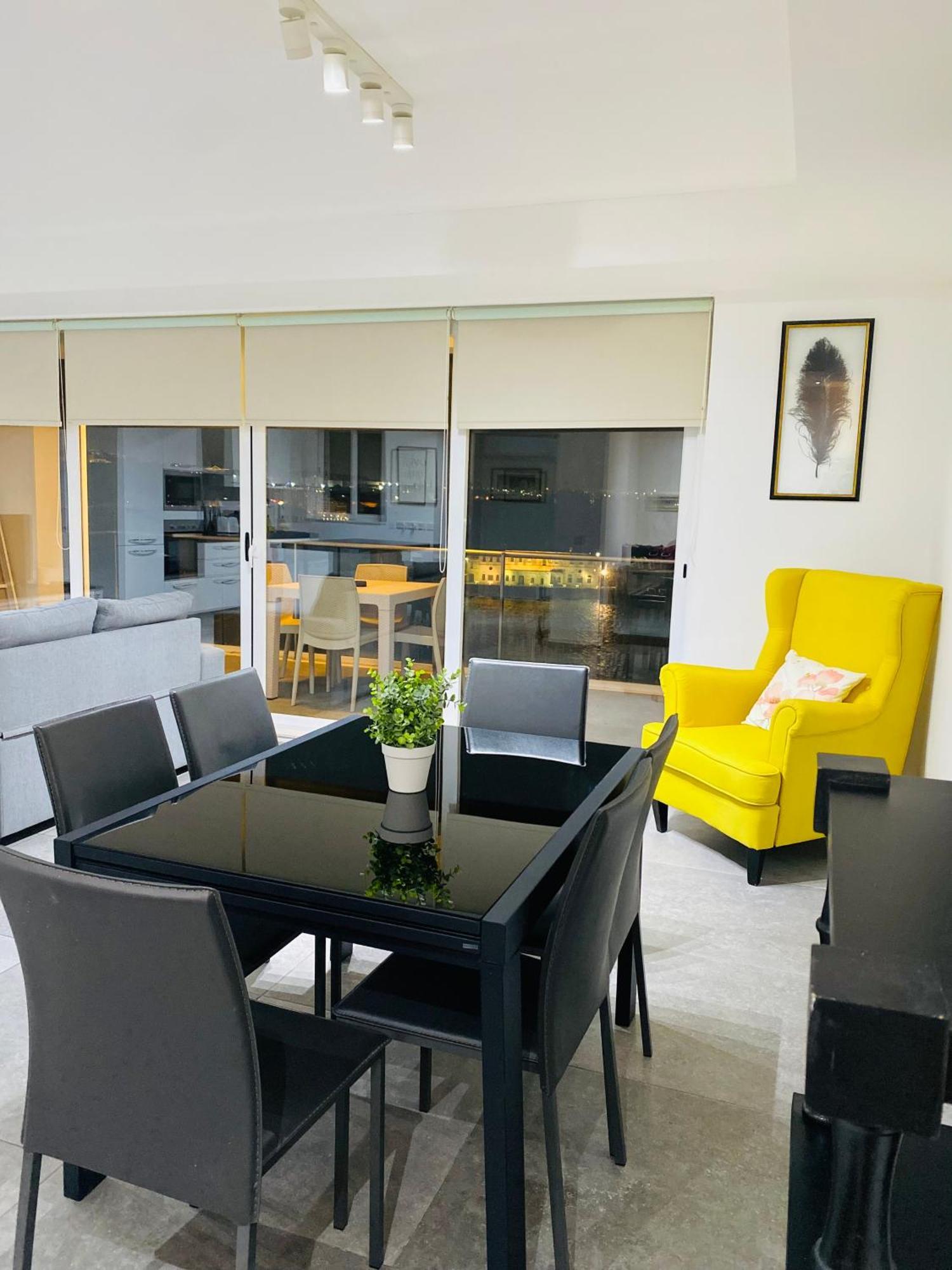 Sliema Seaview & Seafront- Apt 9, 49 Tigne Point Mansions Esterno foto