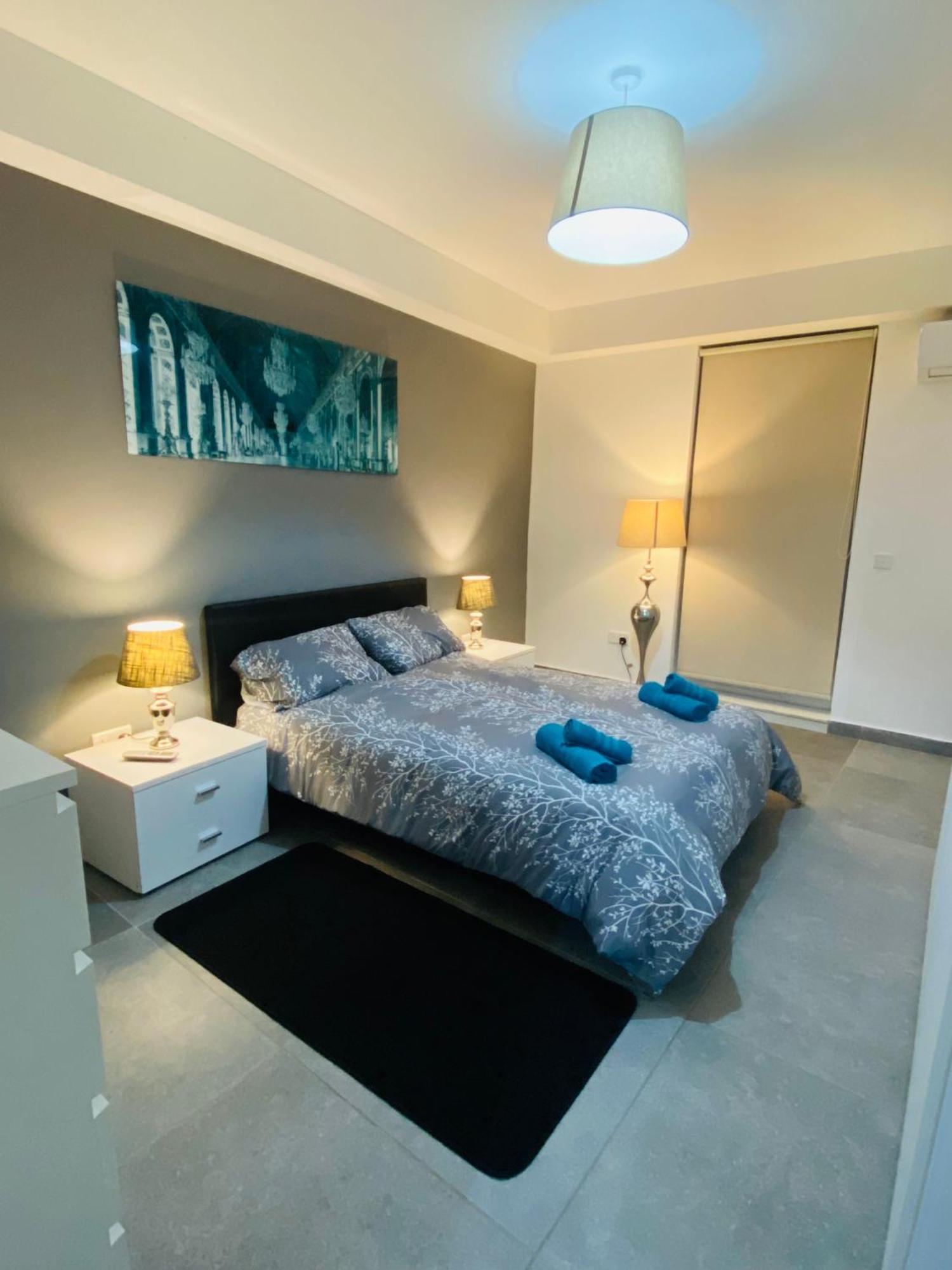 Sliema Seaview & Seafront- Apt 9, 49 Tigne Point Mansions Esterno foto